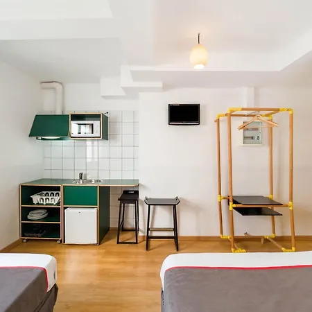 Athenas Guest house *
