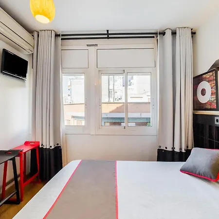 Guest house Athenas Sant Adria de Besos